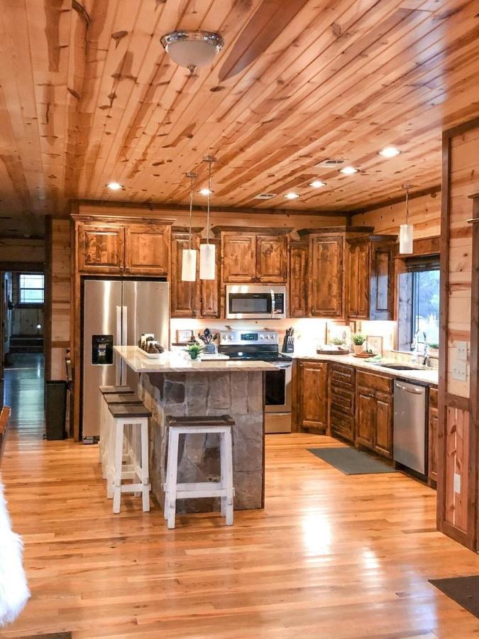 Stone Mountain Lodge 5000Sqft 6 Bed Game Room Pool Table Hot Tub Broken Bow Kültér fotó