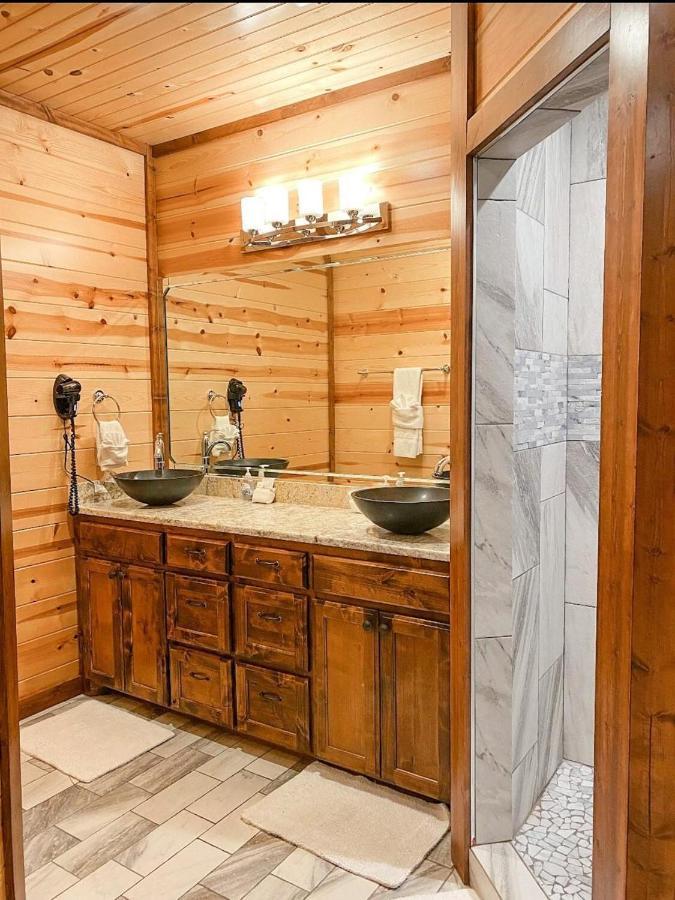 Stone Mountain Lodge 5000Sqft 6 Bed Game Room Pool Table Hot Tub Broken Bow Kültér fotó