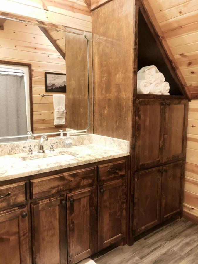 Stone Mountain Lodge 5000Sqft 6 Bed Game Room Pool Table Hot Tub Broken Bow Kültér fotó