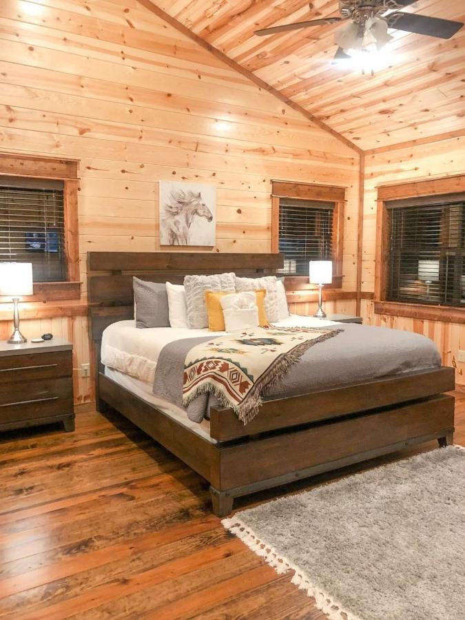 Stone Mountain Lodge 5000Sqft 6 Bed Game Room Pool Table Hot Tub Broken Bow Kültér fotó