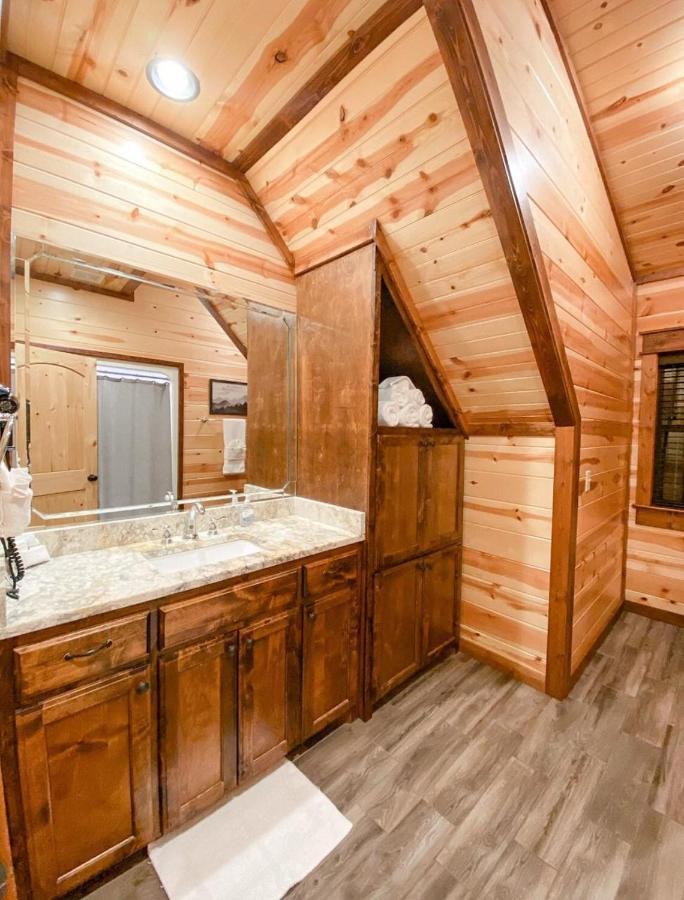 Stone Mountain Lodge 5000Sqft 6 Bed Game Room Pool Table Hot Tub Broken Bow Kültér fotó