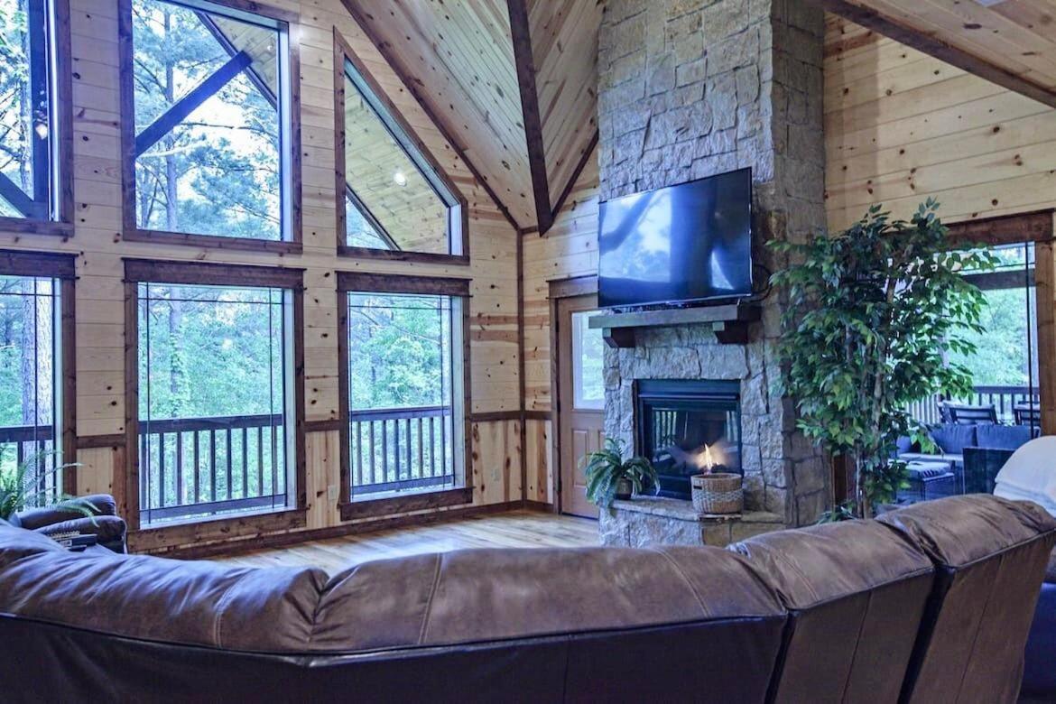 Stone Mountain Lodge 5000Sqft 6 Bed Game Room Pool Table Hot Tub Broken Bow Kültér fotó